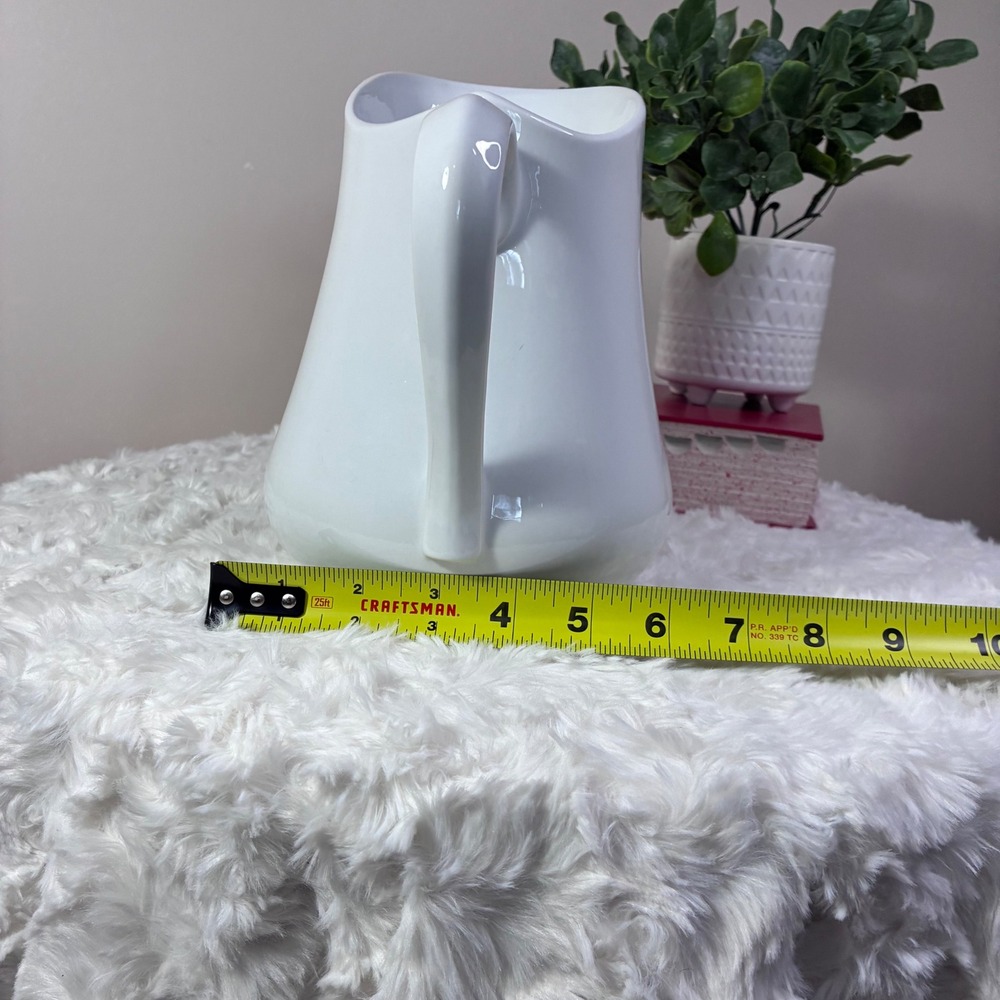 Simple Dining White Ceramic Water Pitcher Farmhouse Milk Juice Server Vase - Picture 7 of 7
